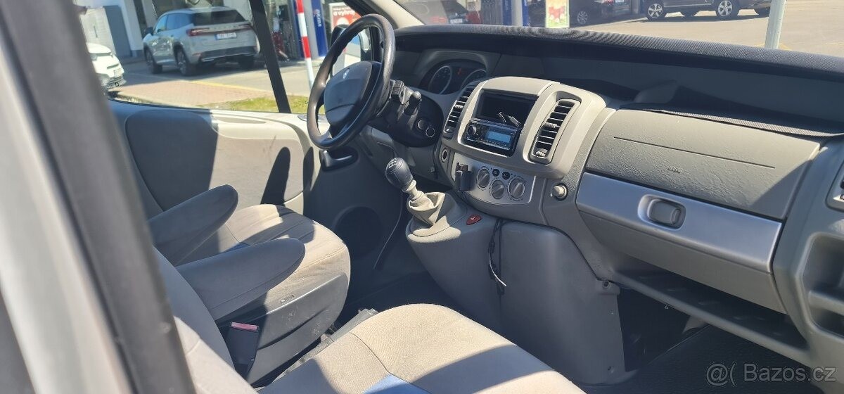 renault-trafic-2-5-generation-107-kw - 5