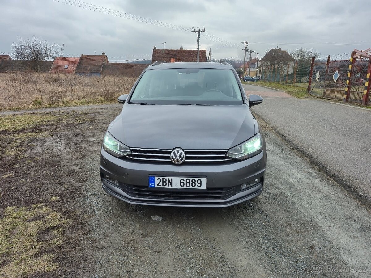 volkswagen-touran-2-0-tdi-panorama - 1