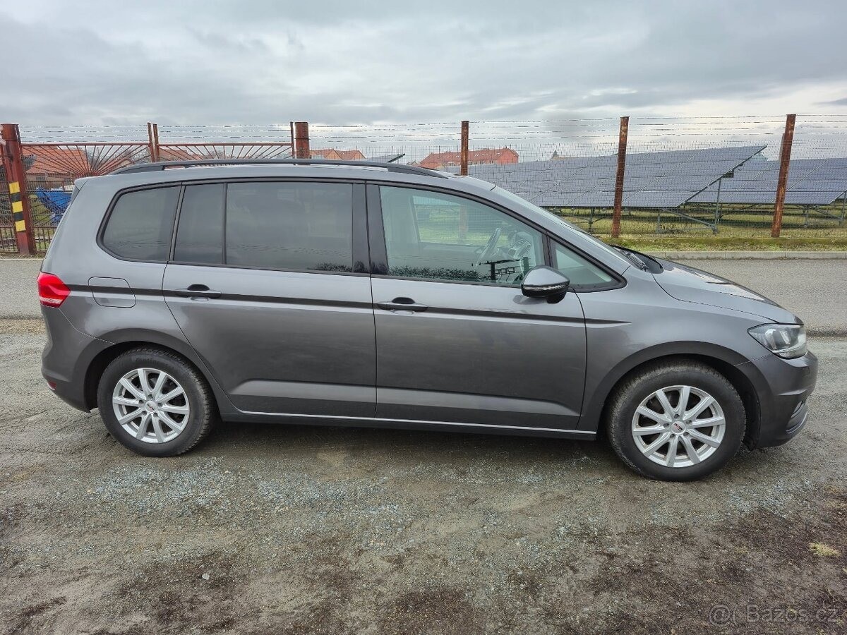 volkswagen-touran-2-0-tdi-panorama - 8