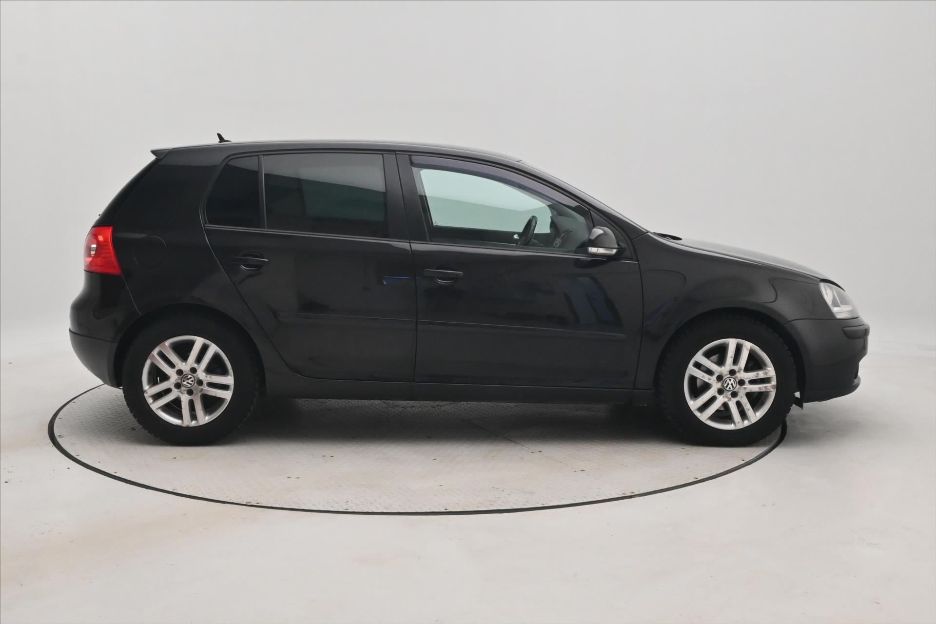volkswagen-golf-2-0-tdi-103-kw-dsg-trend-nova-stk - 3