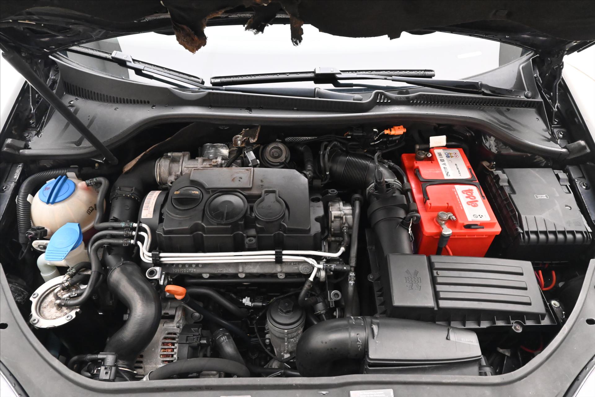 volkswagen-golf-2-0-tdi-103-kw-dsg-trend-nova-stk - 8