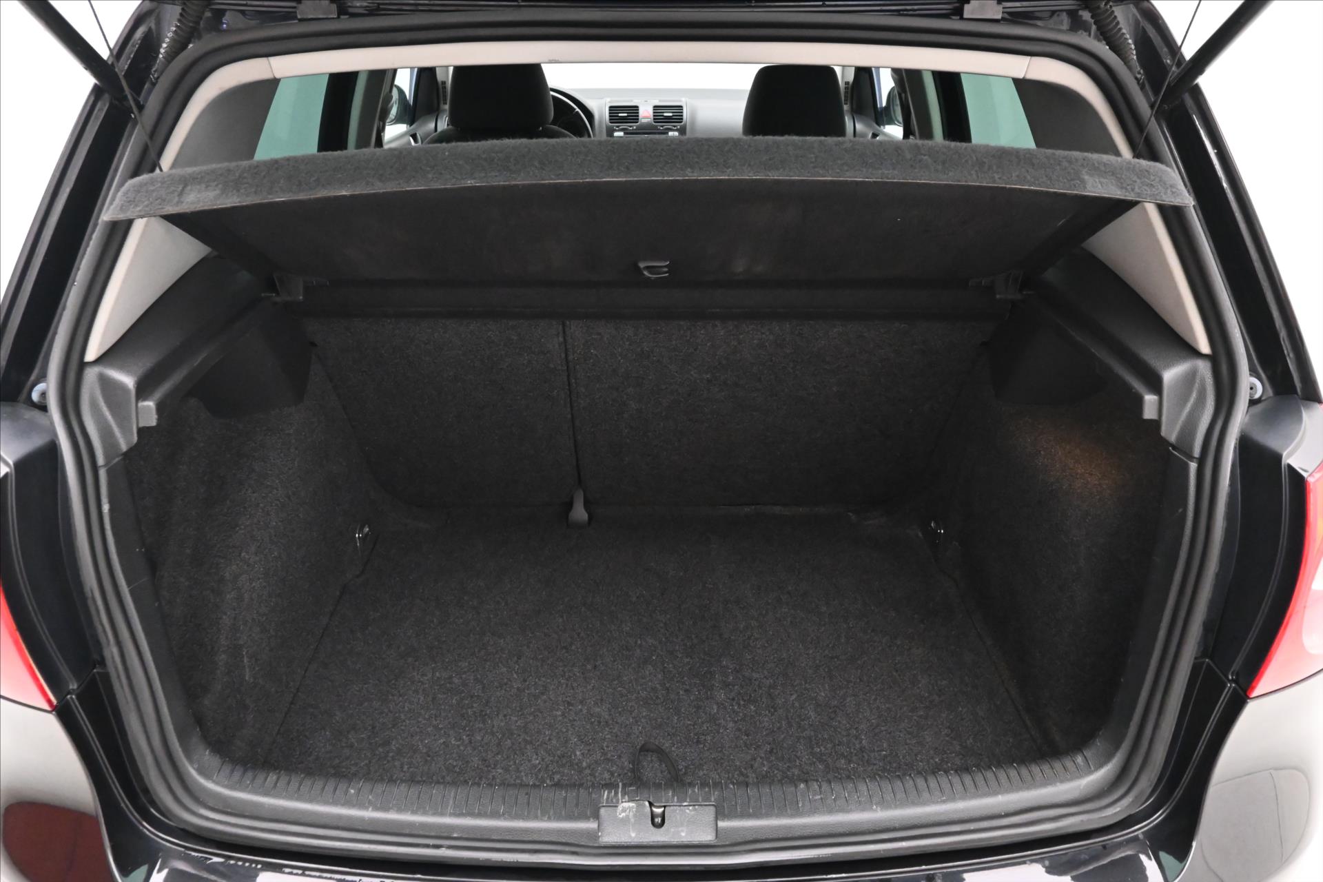 volkswagen-golf-2-0-tdi-103-kw-dsg-trend-nova-stk - 9