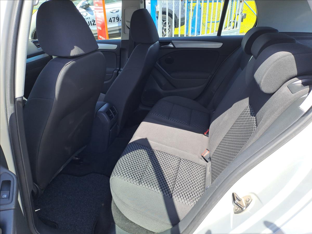 volkswagen-golf-1-6-tdi-digiklima - 5