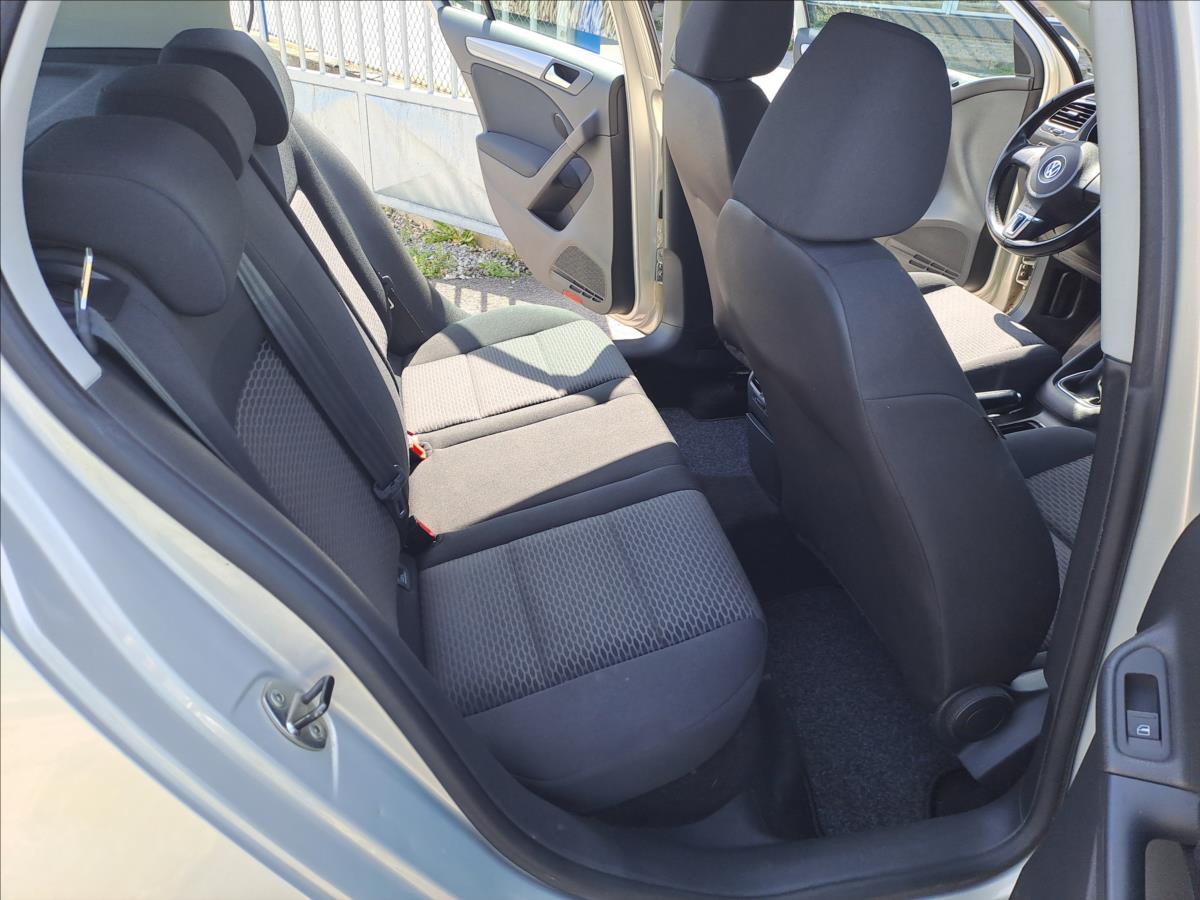 volkswagen-golf-1-6-tdi-digiklima - 6