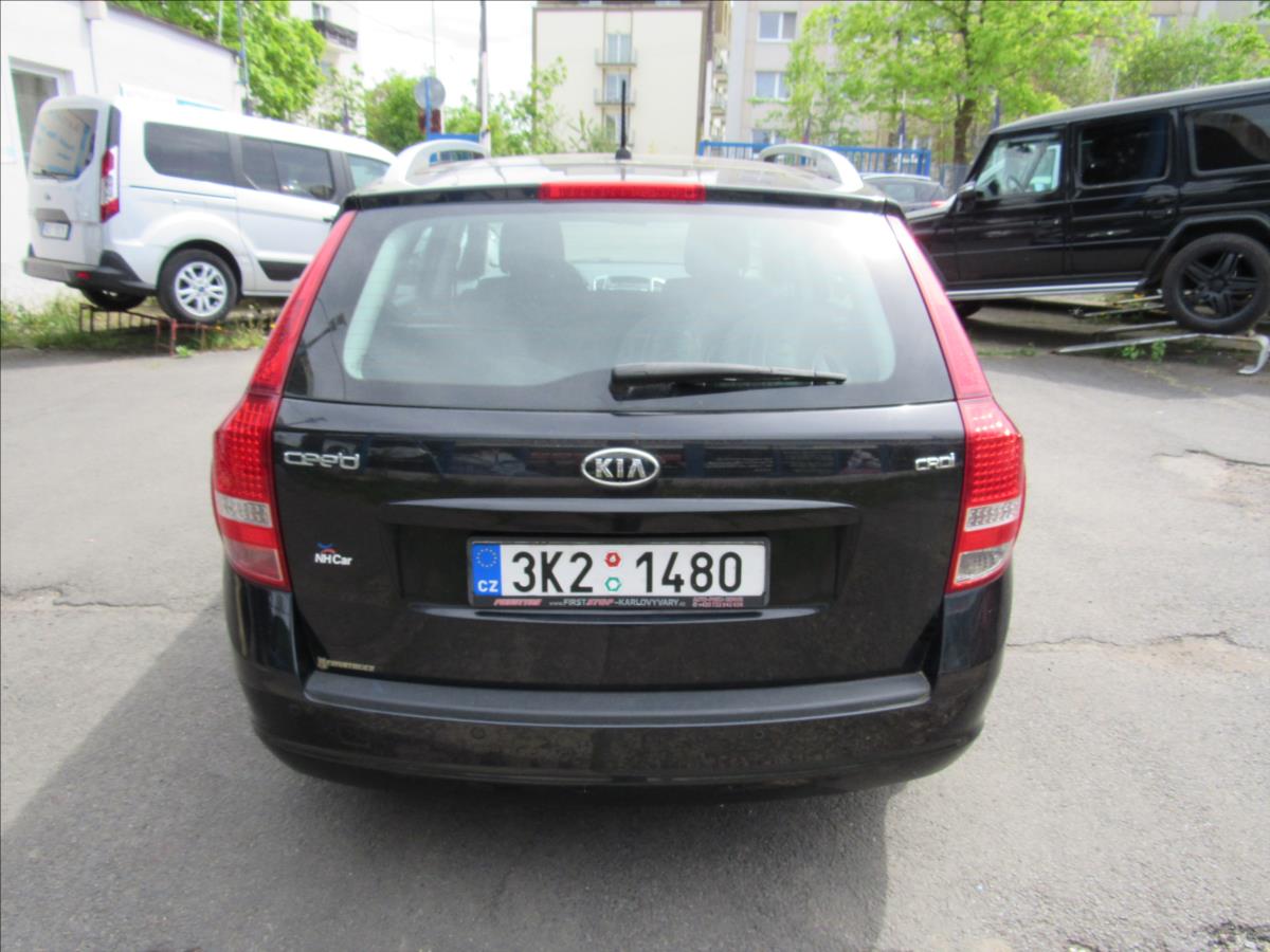 kia-ceed-1-6-crdi-66kw-combi - 4