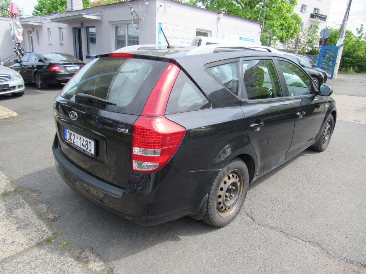kia-ceed-1-6-crdi-66kw-combi - 5