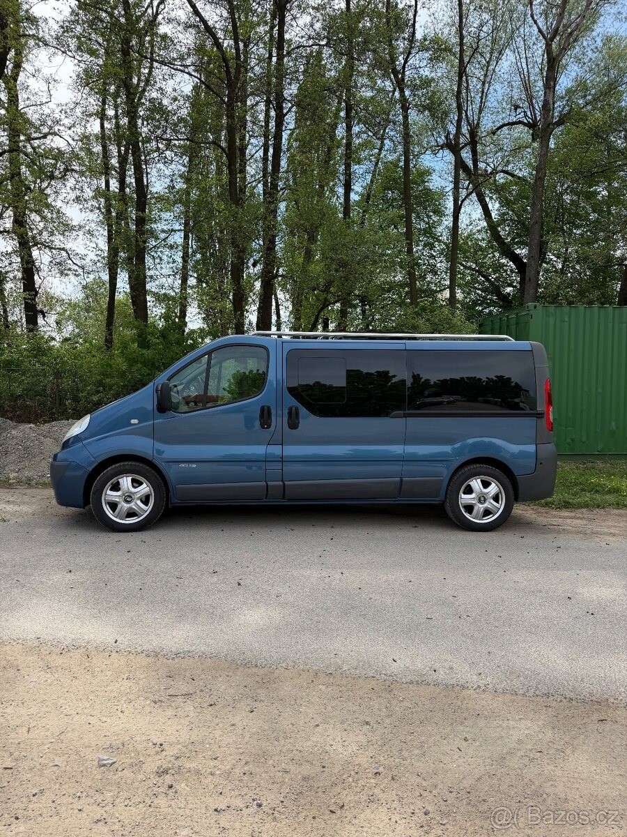 renault-trafic-2-5-dci-long-camper - 4