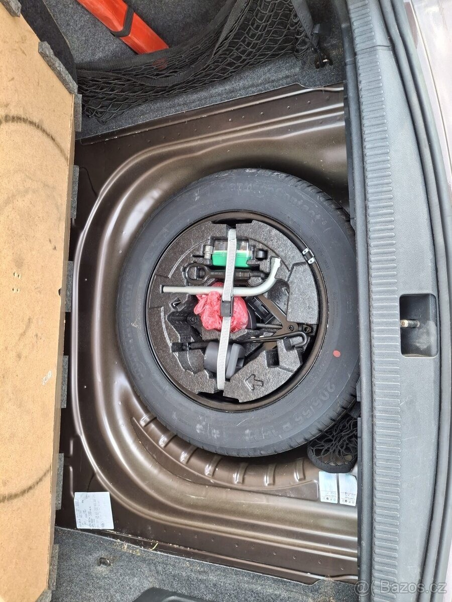 skoda-octavia-1-6-tdi-81-kw-perfektni-stav - 5
