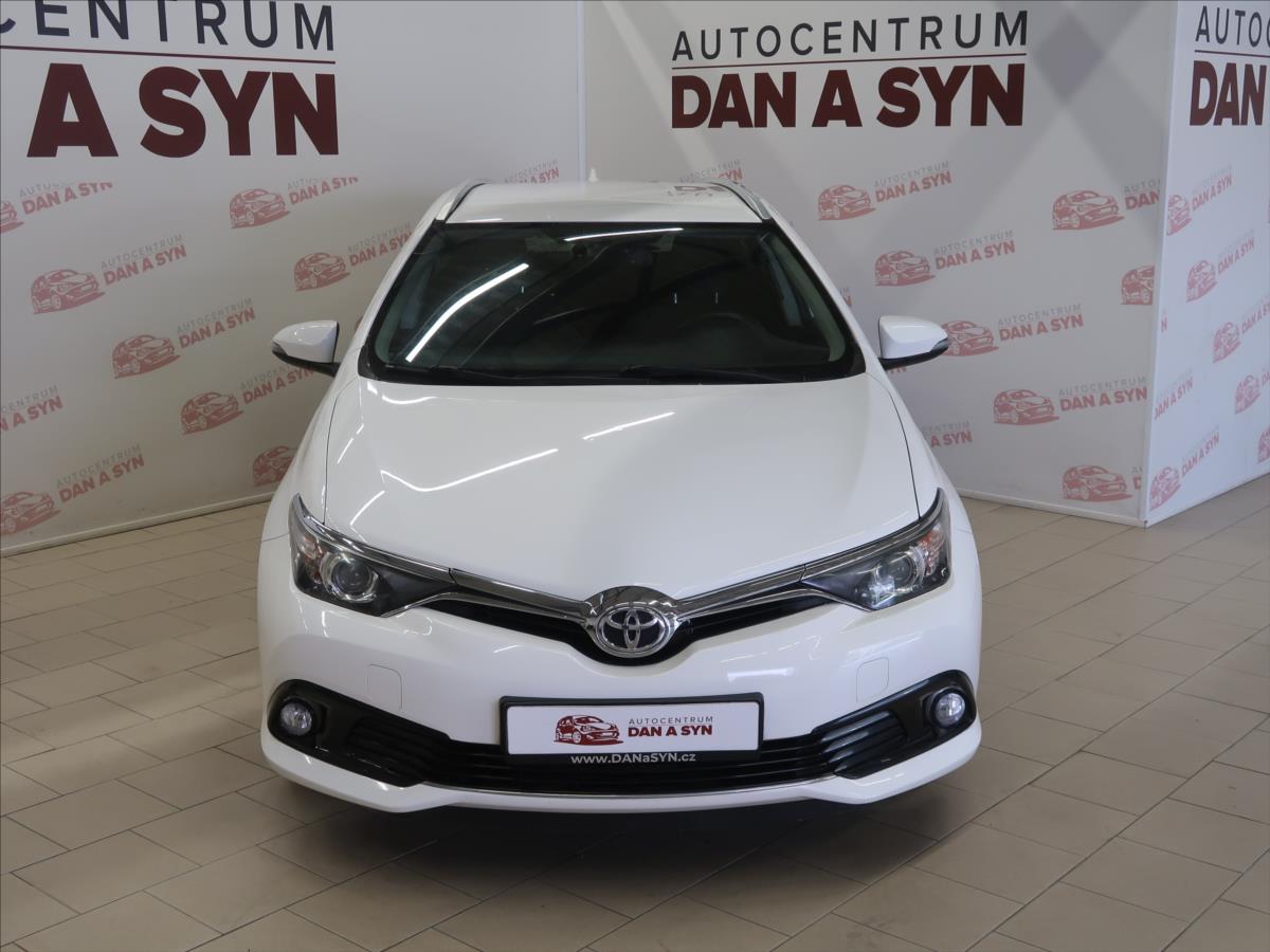 toyota-auris-1-6-puvod-cr - 1