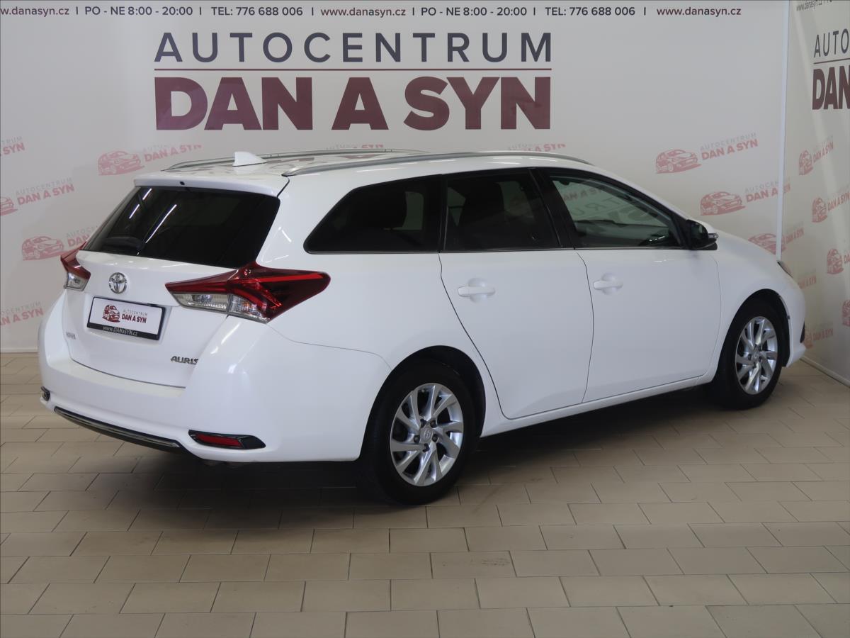 toyota-auris-1-6-puvod-cr - 3