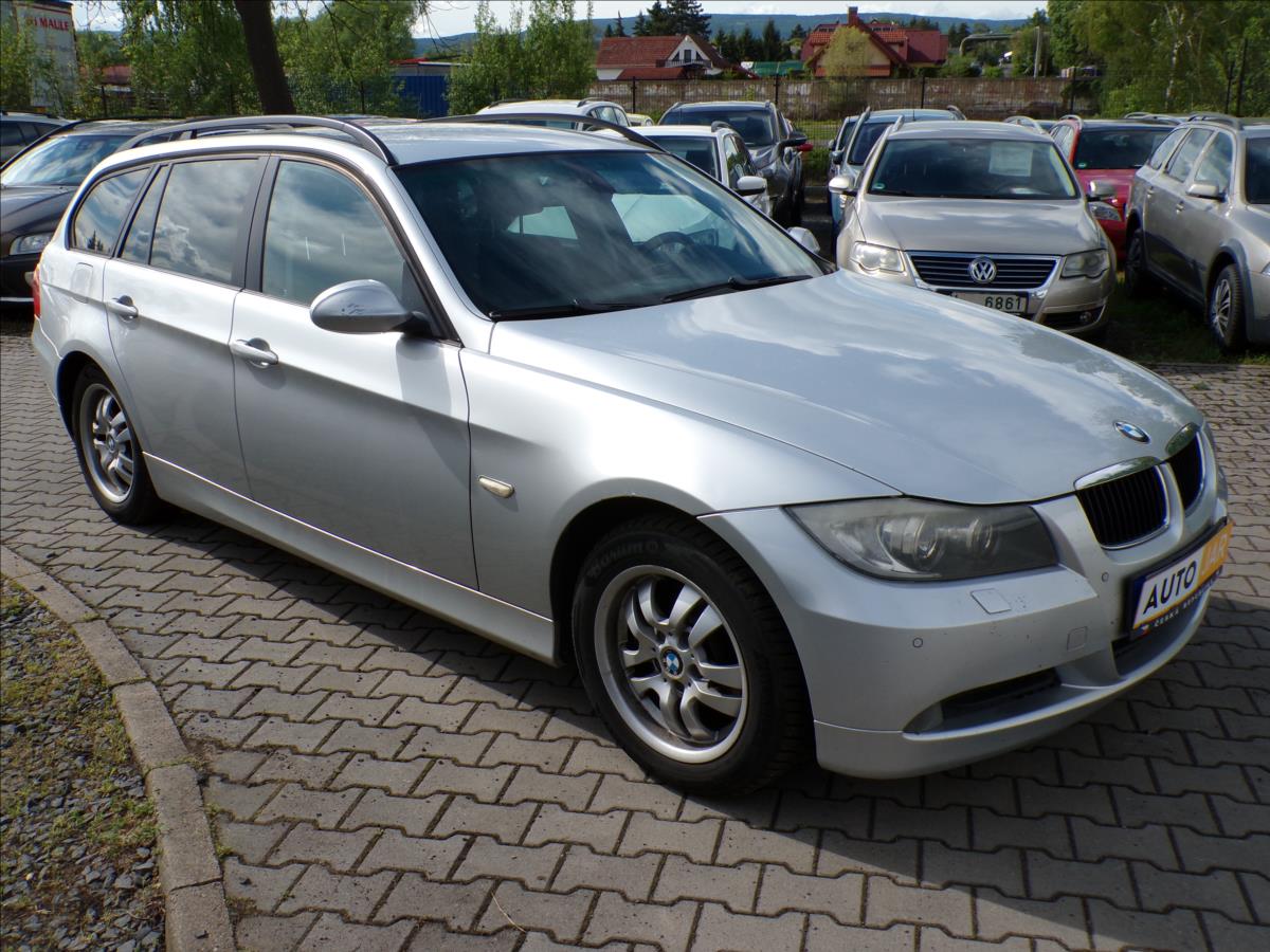 BMW Řada 3 2,0 318D  XENONY