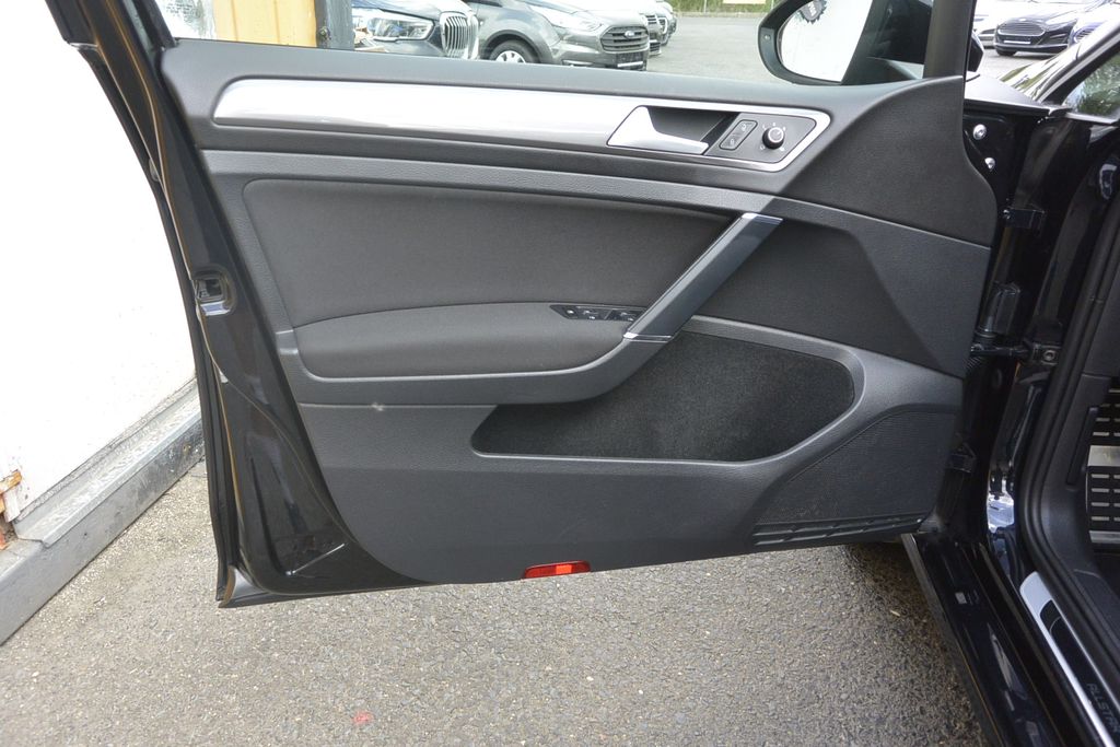 volkswagen-golf-1-2tsi-allstar - 7