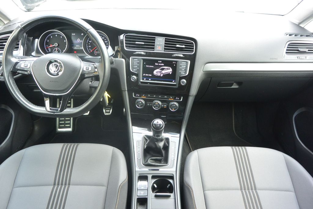 volkswagen-golf-1-2tsi-allstar - 9
