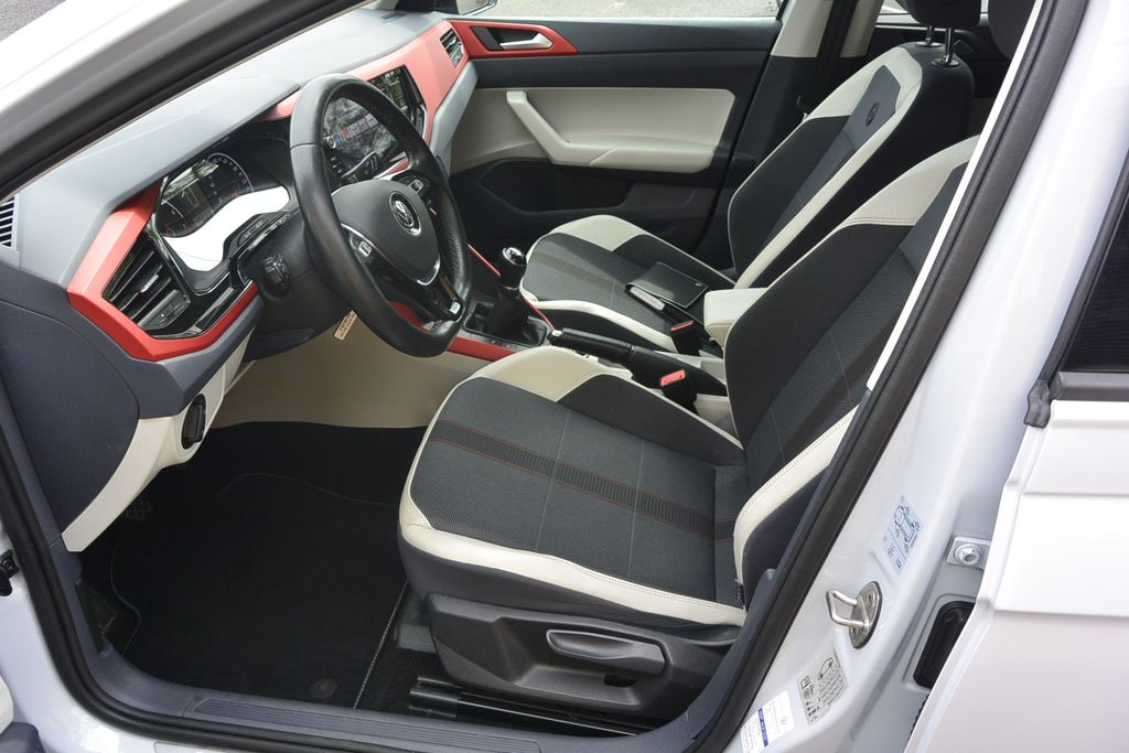 volkswagen-polo-1-0tsi-beatsaudio-70kw - 8