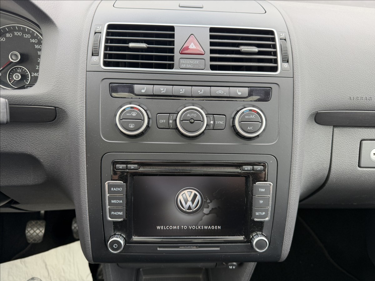 volkswagen-touran-1-6-tdi-comfortline-panorama-bi-xenon - 9