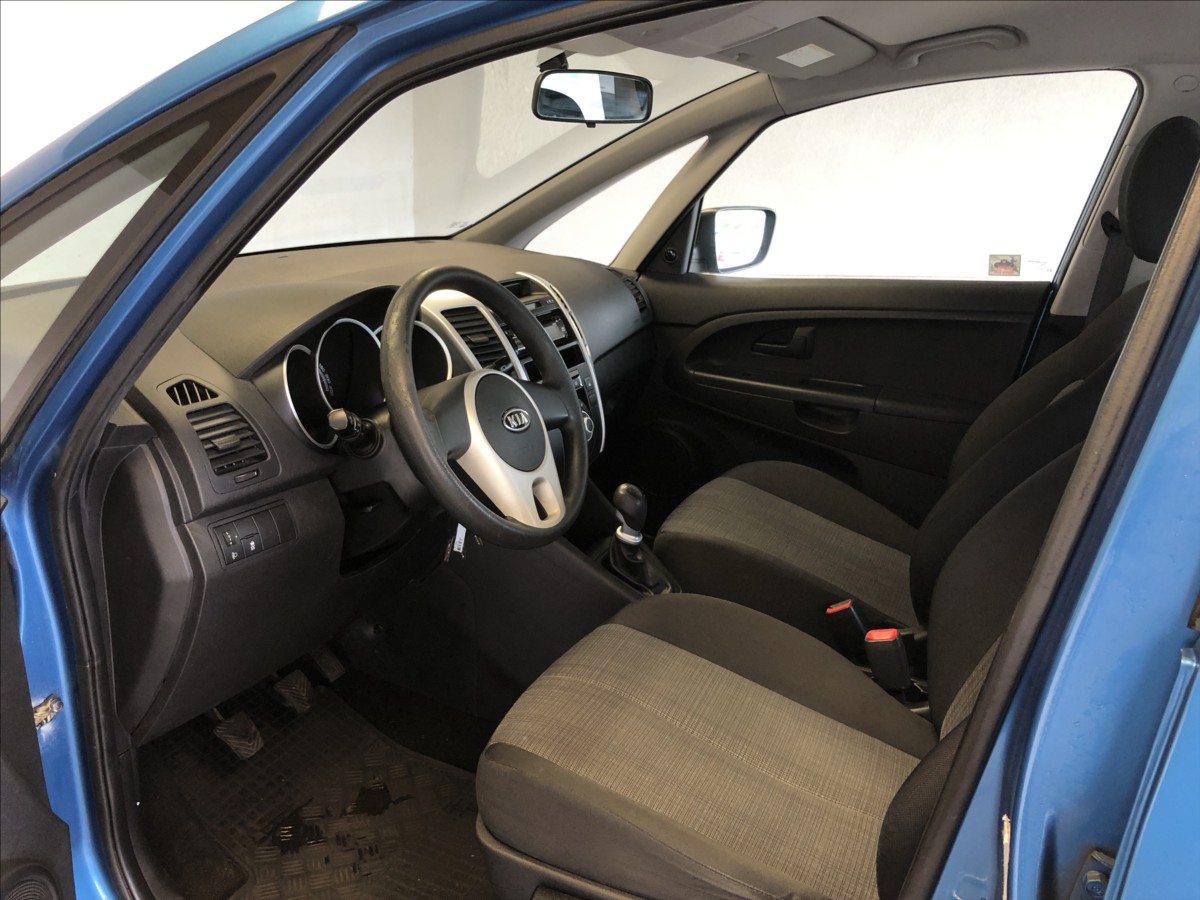 kia-venga-1-4-16v-vvt-i - 8