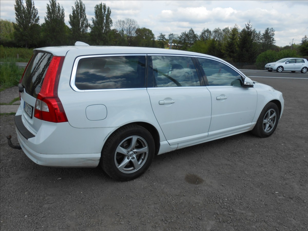 volvo-v70-2-4-d-5-awd-136-kw-digiklima - 5