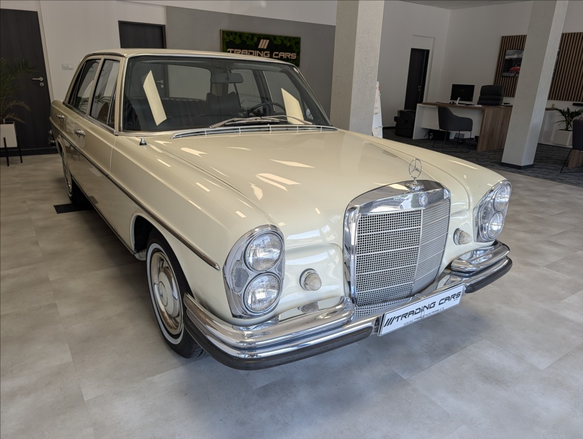 Mercedes-Benz Třídy S 250S  W108