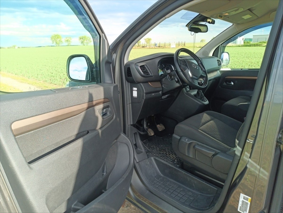toyota-proace-2-0-l2-d-1-majitel - 5