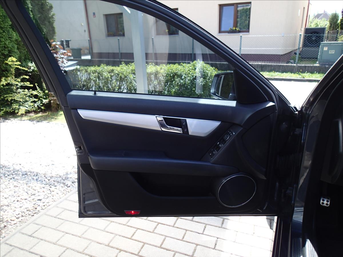 mercedes-benz-tridy-c-3-0-165-kw-cdi-4x4-automat - 9