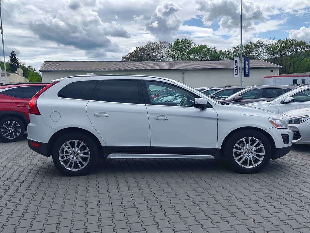 volvo-xc60-d5-2-4-136kw-summum-aut - 3