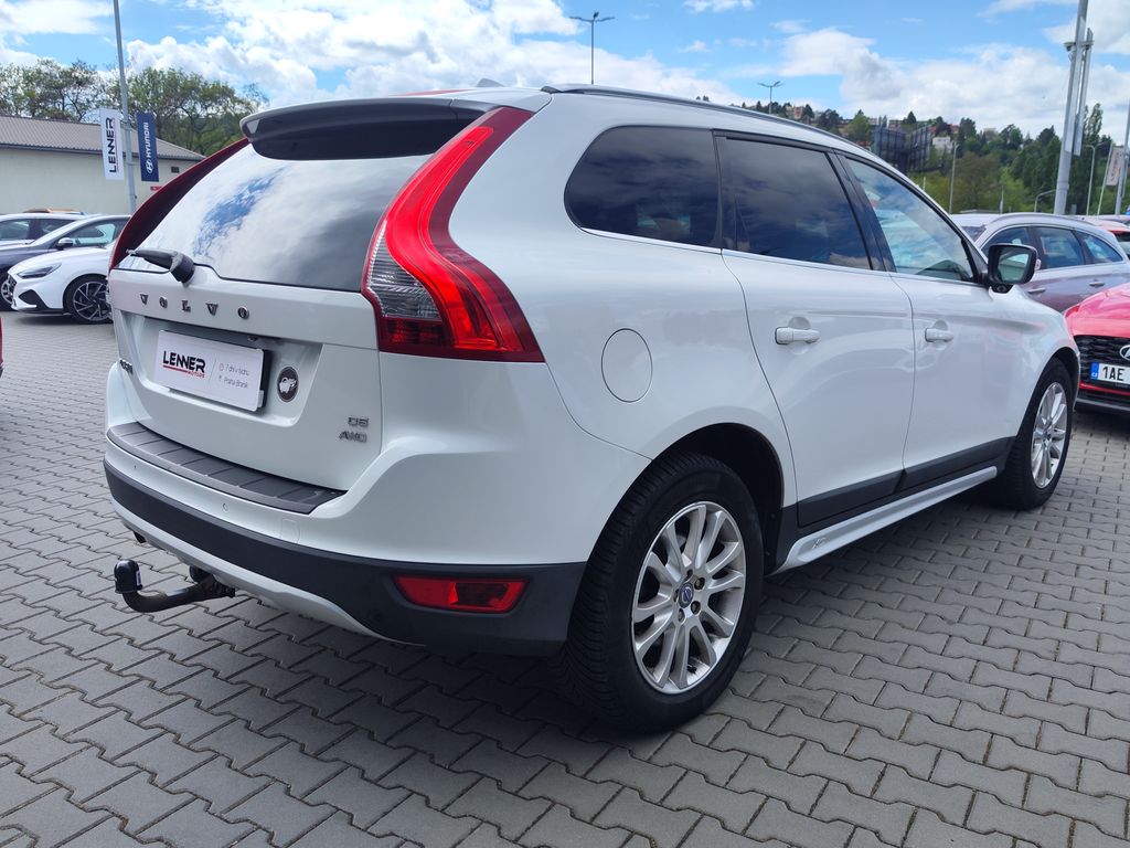 volvo-xc60-d5-2-4-136kw-summum-aut - 4