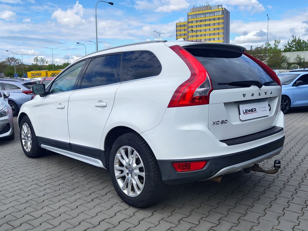 volvo-xc60-d5-2-4-136kw-summum-aut - 6