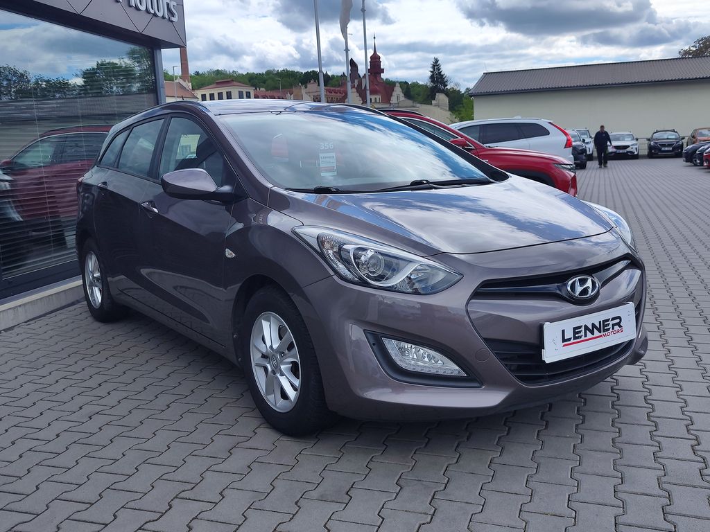 hyundai-i30-1-6i-88kw-trikolor-komfort - 2