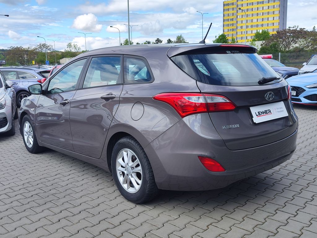 hyundai-i30-1-6i-88kw-trikolor-komfort - 6