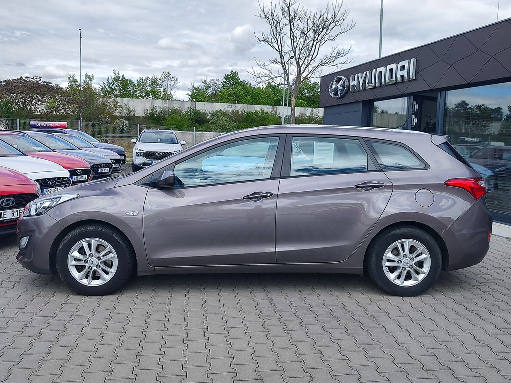 hyundai-i30-1-6i-88kw-trikolor-komfort - 7