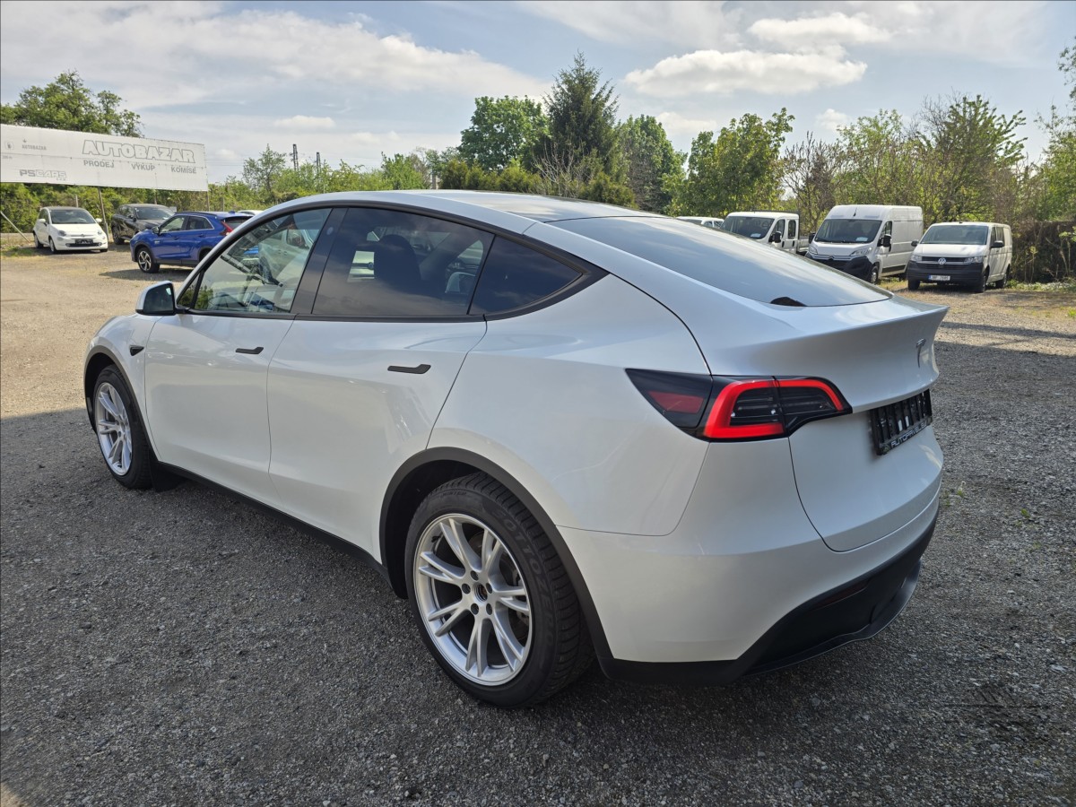 tesla-model-y-longrange-awd-tazne-berlin - 6