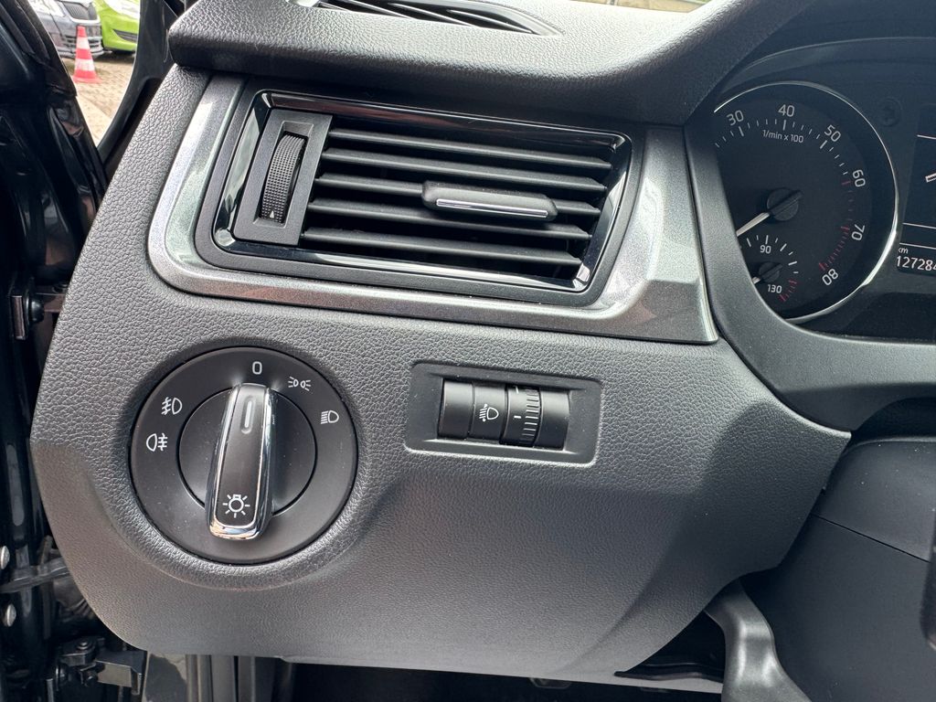 skoda-rapid-spb-1-2-tsi-ambition - 7