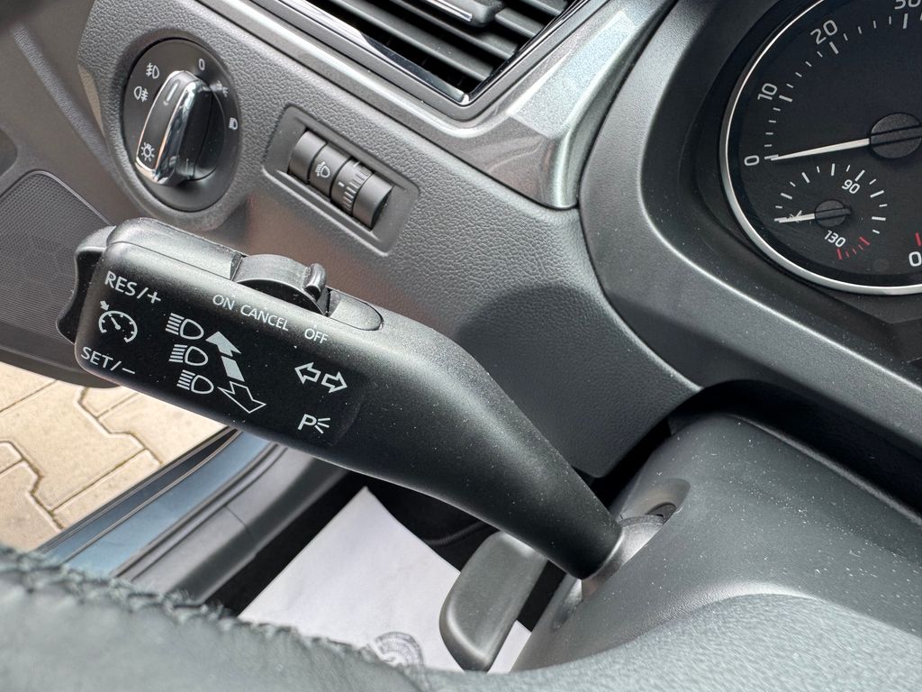 skoda-rapid-spb-1-2-tsi-ambition - 8