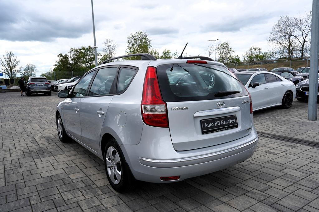 hyundai-i30-i30-1-6-crdi-16v-90-ps-cr - 3