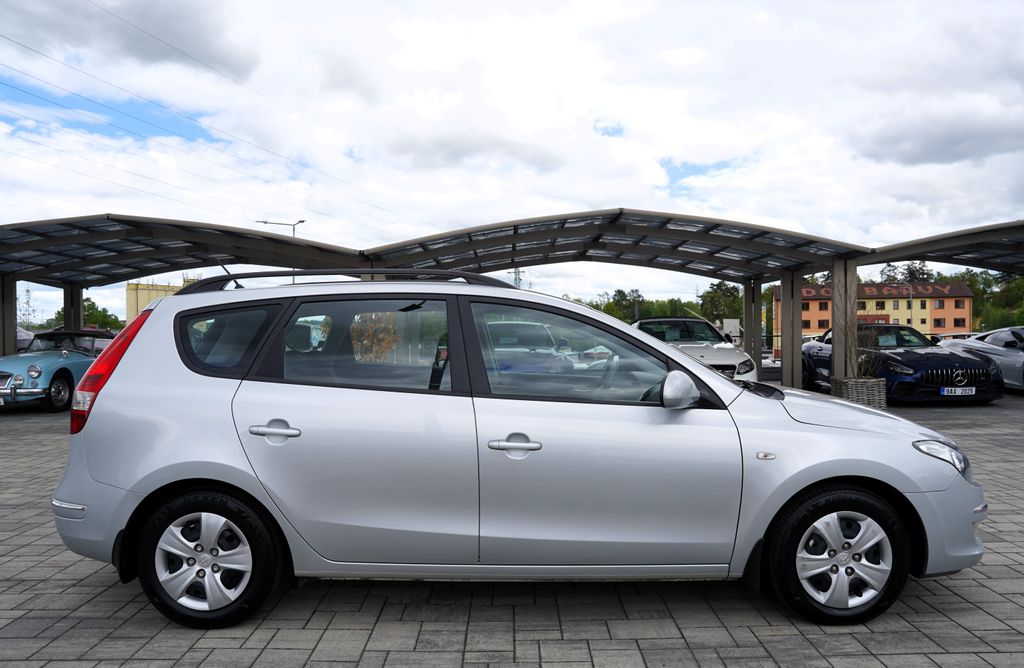 hyundai-i30-i30-1-6-crdi-16v-90-ps-cr - 6