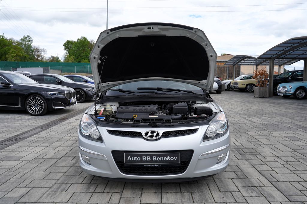 hyundai-i30-i30-1-6-crdi-16v-90-ps-cr - 8