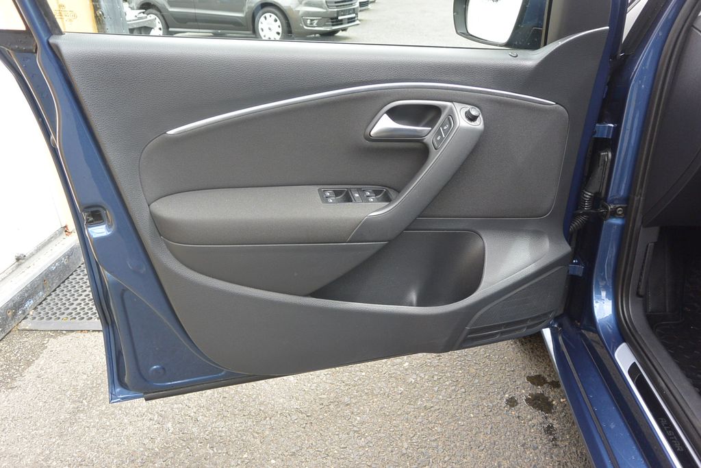 volkswagen-polo-1-0mpi-55kw - 8