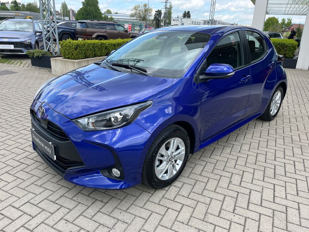 toyota-yaris-1-5-hybrid-e-cvt-comfort - 1