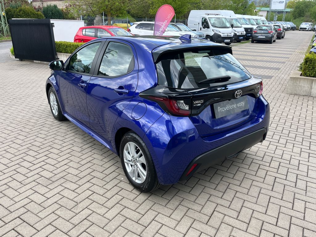 toyota-yaris-1-5-hybrid-e-cvt-comfort - 3