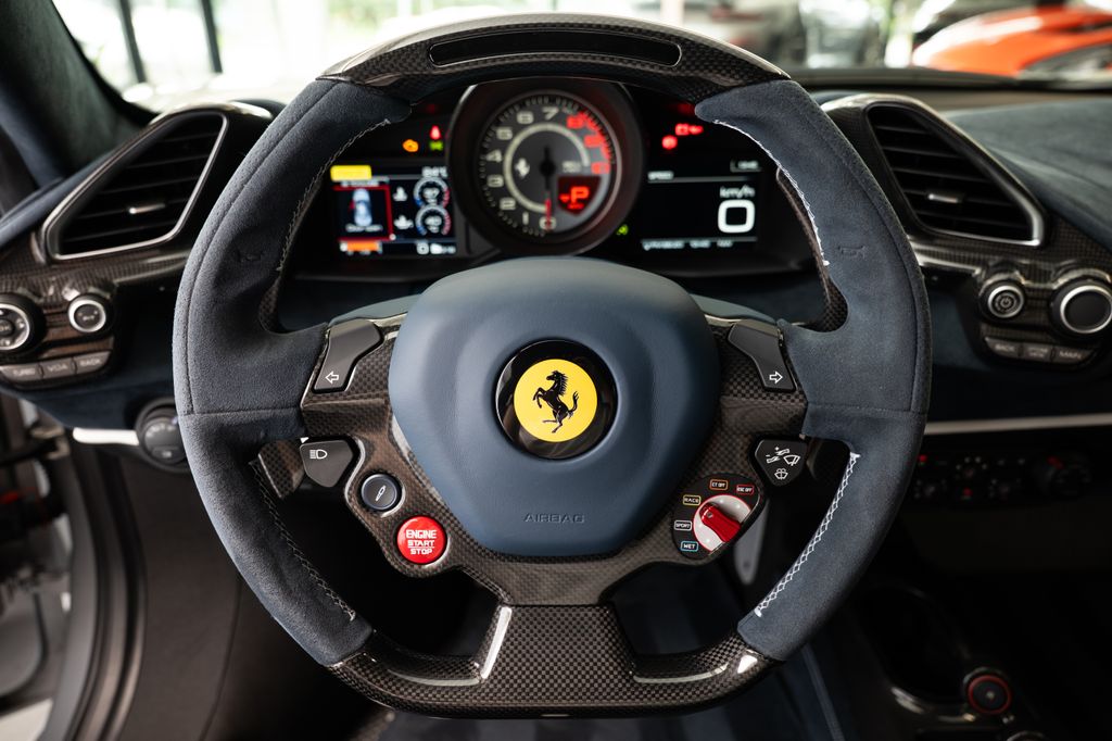 ferrari-488-atelier-karbon-lift - 5