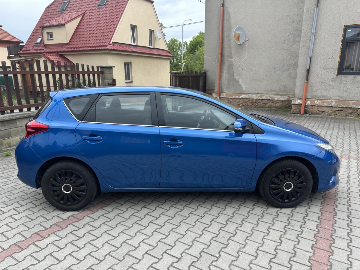 toyota-auris-1-6-exclusive - 3
