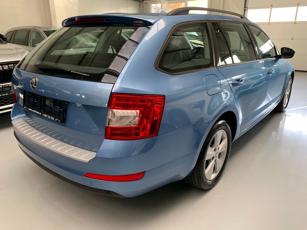 skoda-octavia-combi-2-0-tdi-4x4-elegance - 5