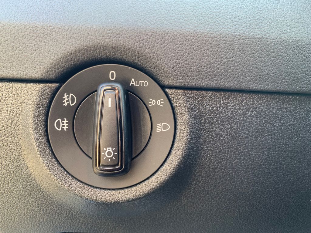skoda-octavia-combi-2-0-tdi-4x4-elegance - 7