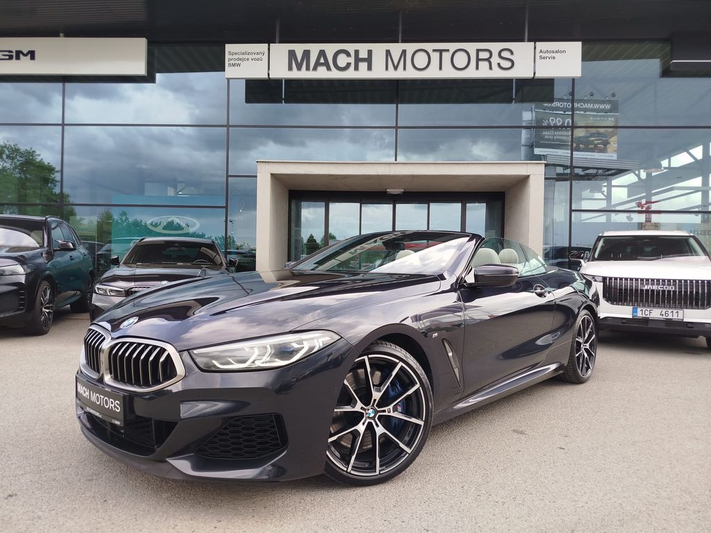 BMW Řada 8 M850i xDrive Cabrio MAX výbava