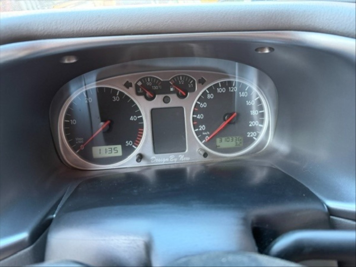 volkswagen-transporter-2-5-t4 - 2