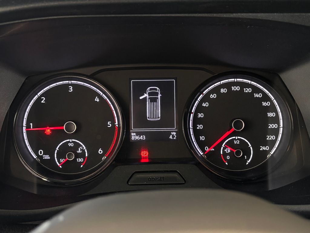 volkswagen-transporter-81kw-89-tis-km-9-mist-vc-dph - 6