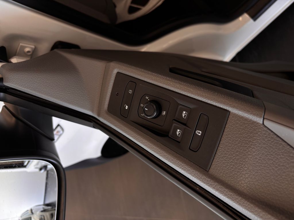 volkswagen-transporter-81kw-89-tis-km-9-mist-vc-dph - 8