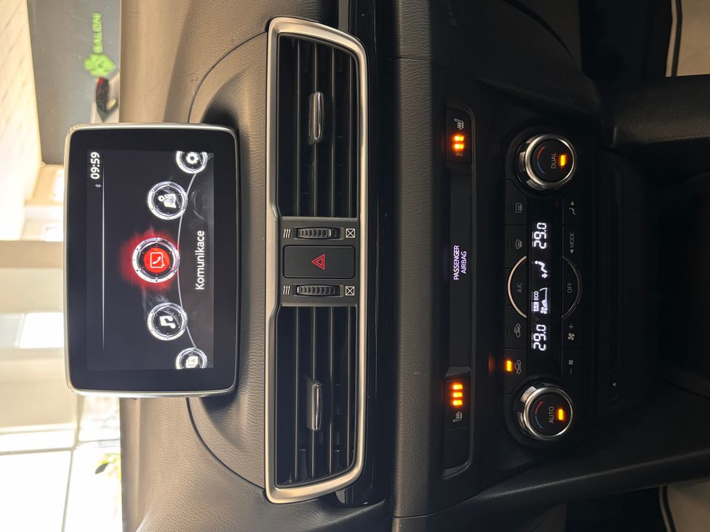 mazda-3-2-0-benzin-88kw-plny-servis - 9