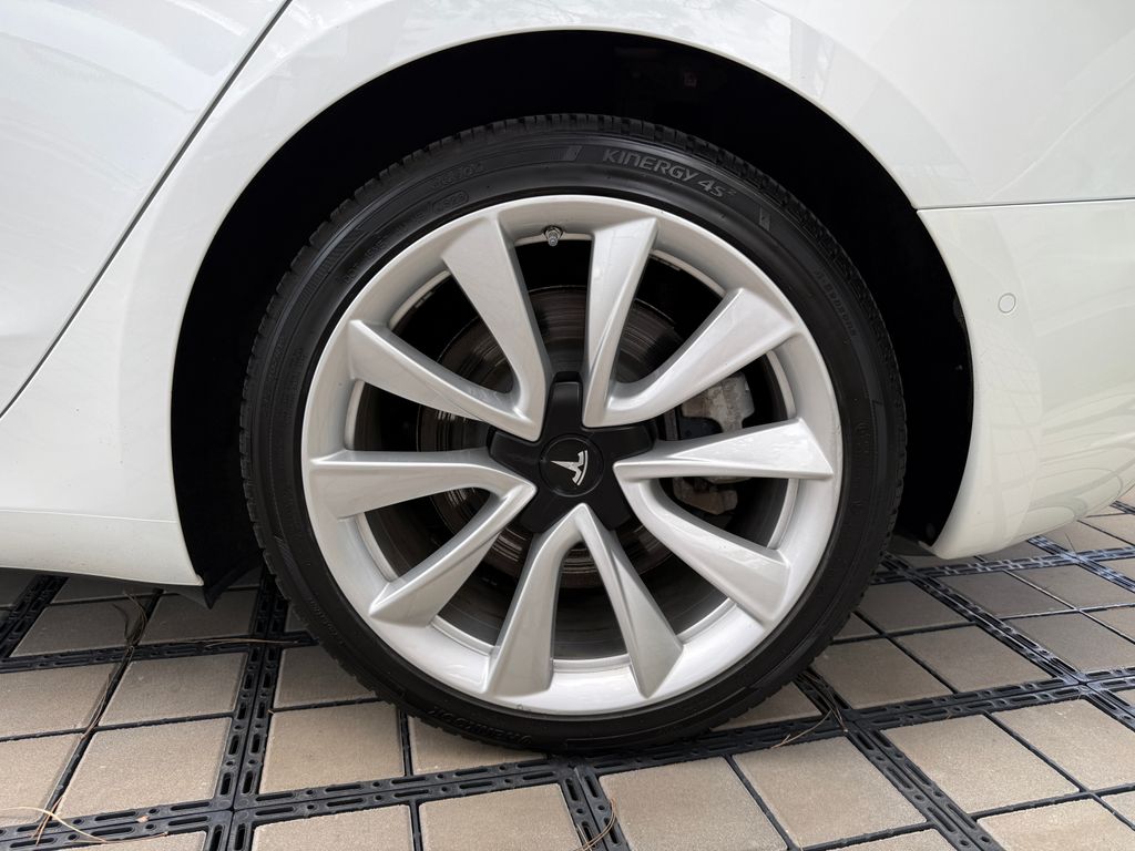 tesla-model-3-long-range-awd - 6