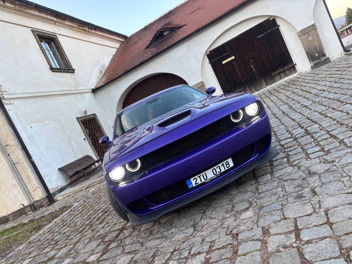 Dodge Challenger 5,7